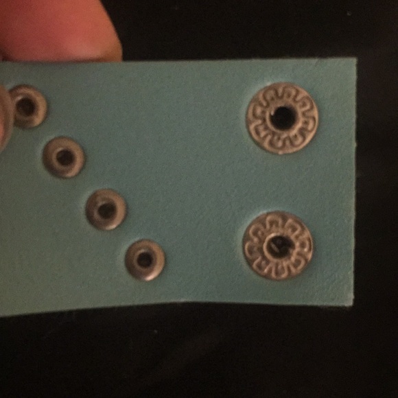 Leather Skull & Crossbones Bracelet - Picture 8 of 8